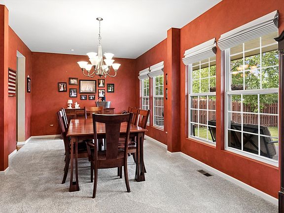 3rd image of 223 Clubhouse St
