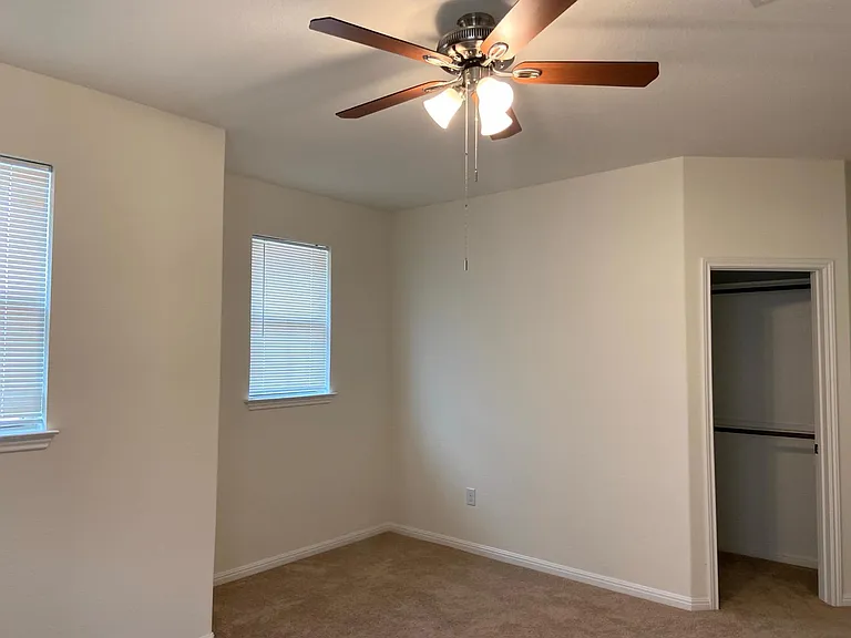 2918 Zelma Dr — Photo 16