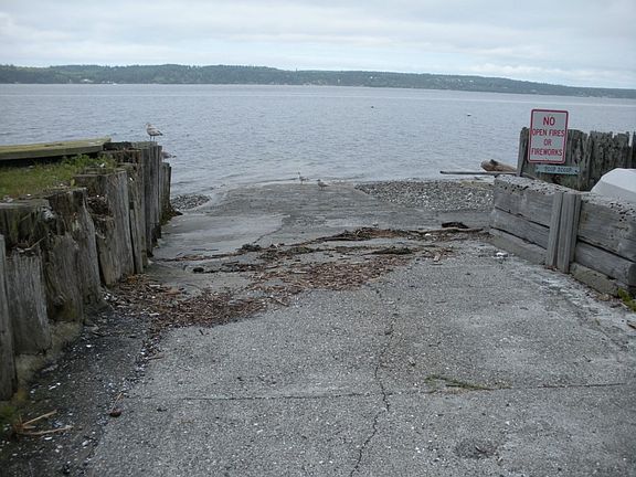 4th image of 1360 John St