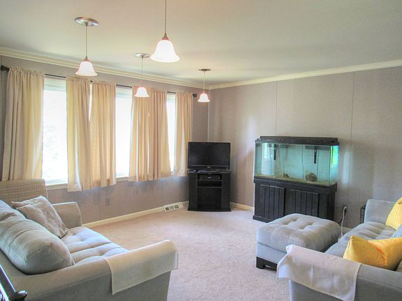 5th image of 1245 Utopia Ln