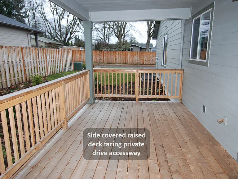 255 NW Douglas St — Photo 24