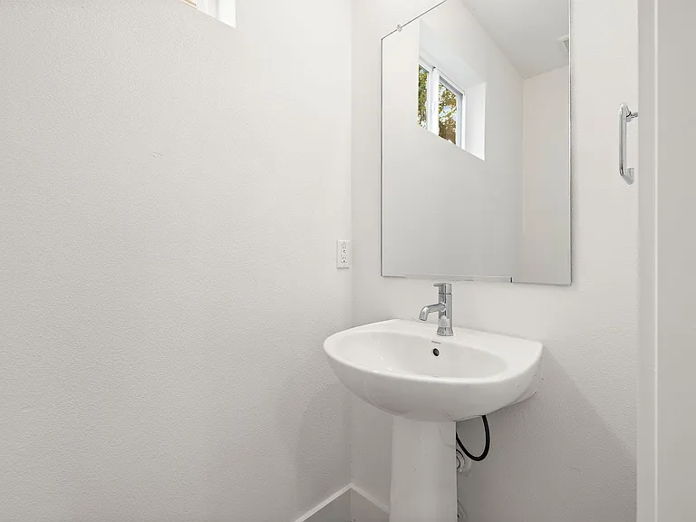 1206 Sarabeth Way — Photo 15
