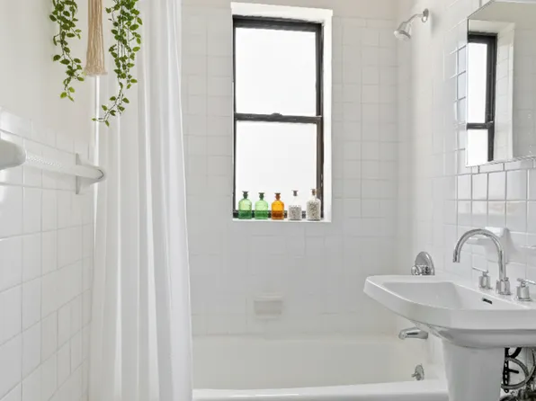 77 Eastern Parkway image 4 of 4