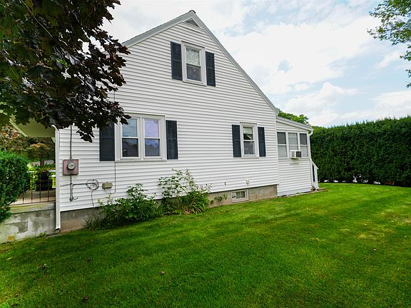 2nd image of 7 Hyde Street