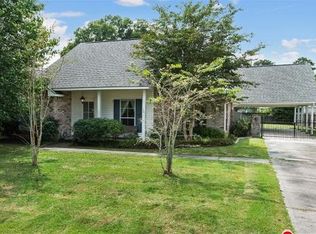 30575 Oak Crest Dr, Walker, LA 70785