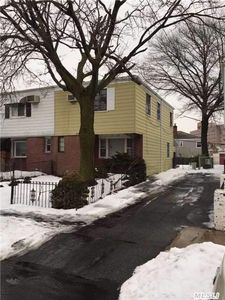 23-35 100 St, Elmhurst, NY, 11369