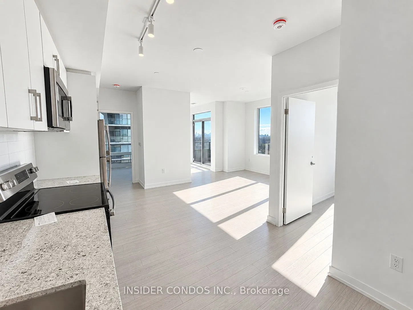 4 bed, $3,200 — Photo 3
