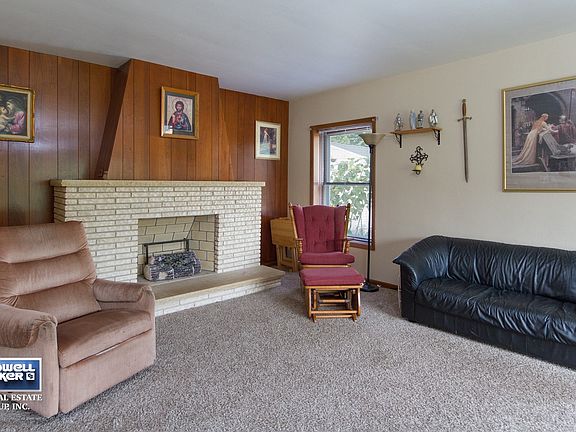 2nd image of 555 Maywood Ave