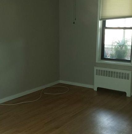 2nd image of 555 McLean Ave APT 2D