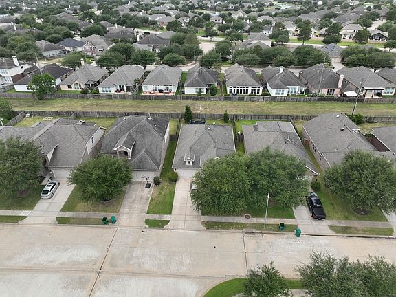 3rd image of 11107 Starling Creek Dr