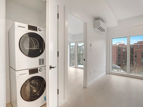 3rd image of 14815 89th Ave #6I