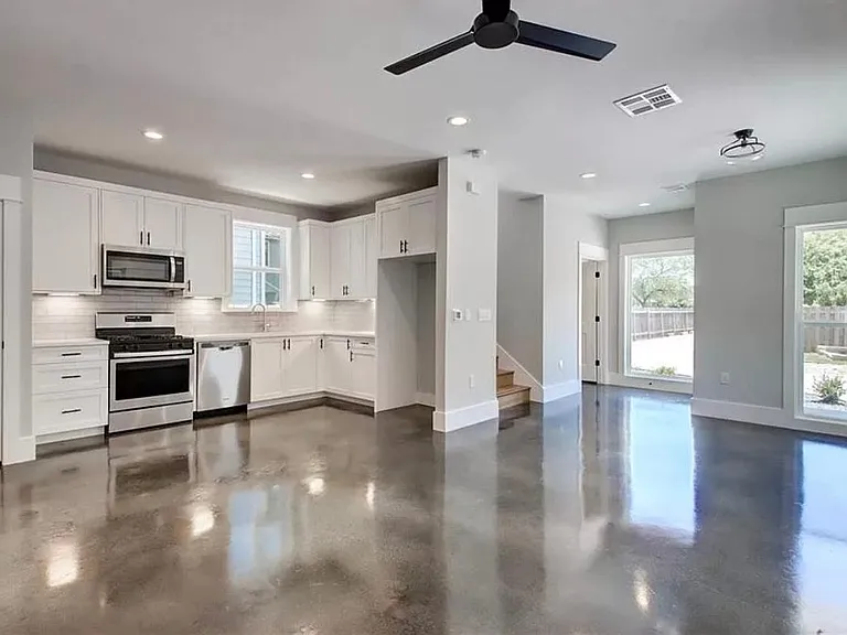 902 Taulbee Ln — Photo 7