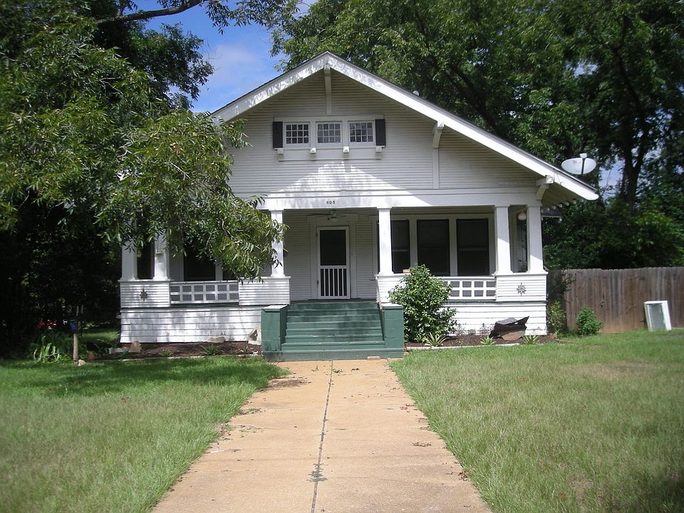 1st image of 605 E Park Ave