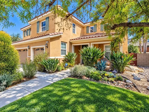 1448 Moonlight Dr, Beaumont, CA 92223