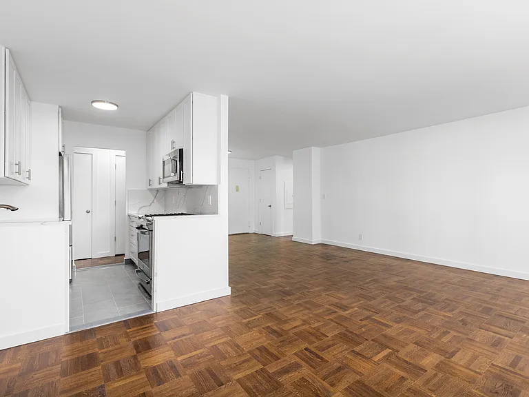 401 E 86th St #9C — Photo 6