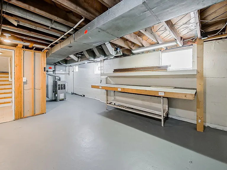 358 S Marshall St — Photo 31
