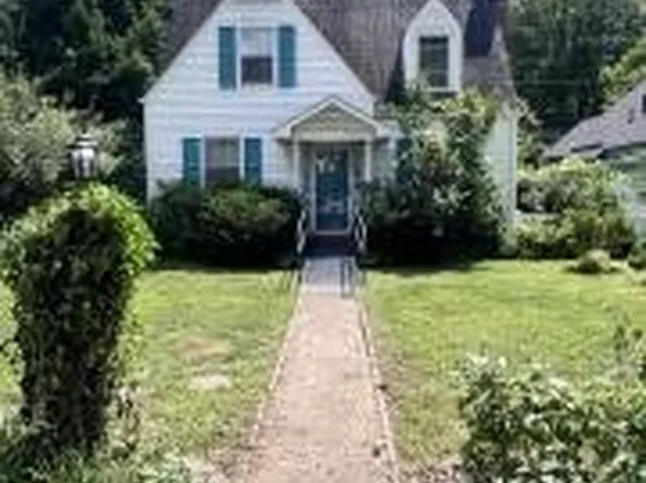 4303 Washington Ave SE, Charleston, WV 25304