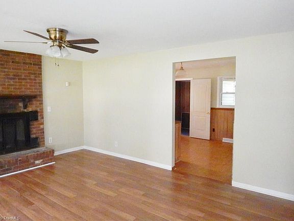3rd image of 1510 Guest St