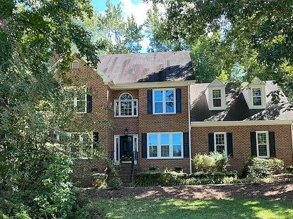 609 Birkdale Dr, Clayton, NC 27527