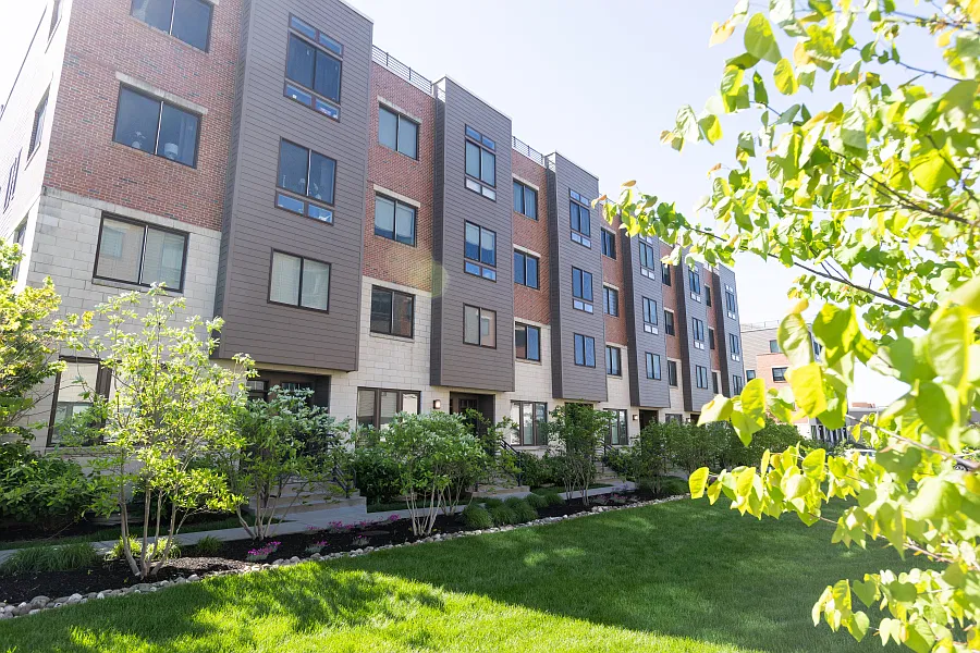 3 bed, 2094 sqft, $3,600 — Photo 1