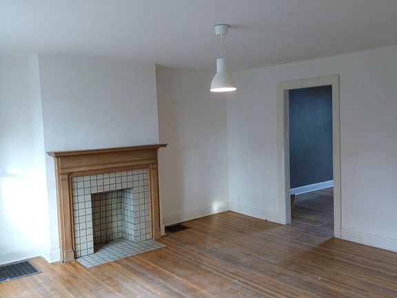 living space to dining area