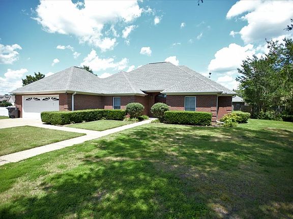 2nd image of 122 Westwood Cir