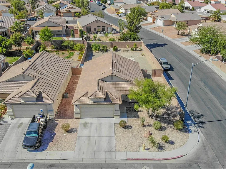 3747 Shadow Tree St — Photo 27