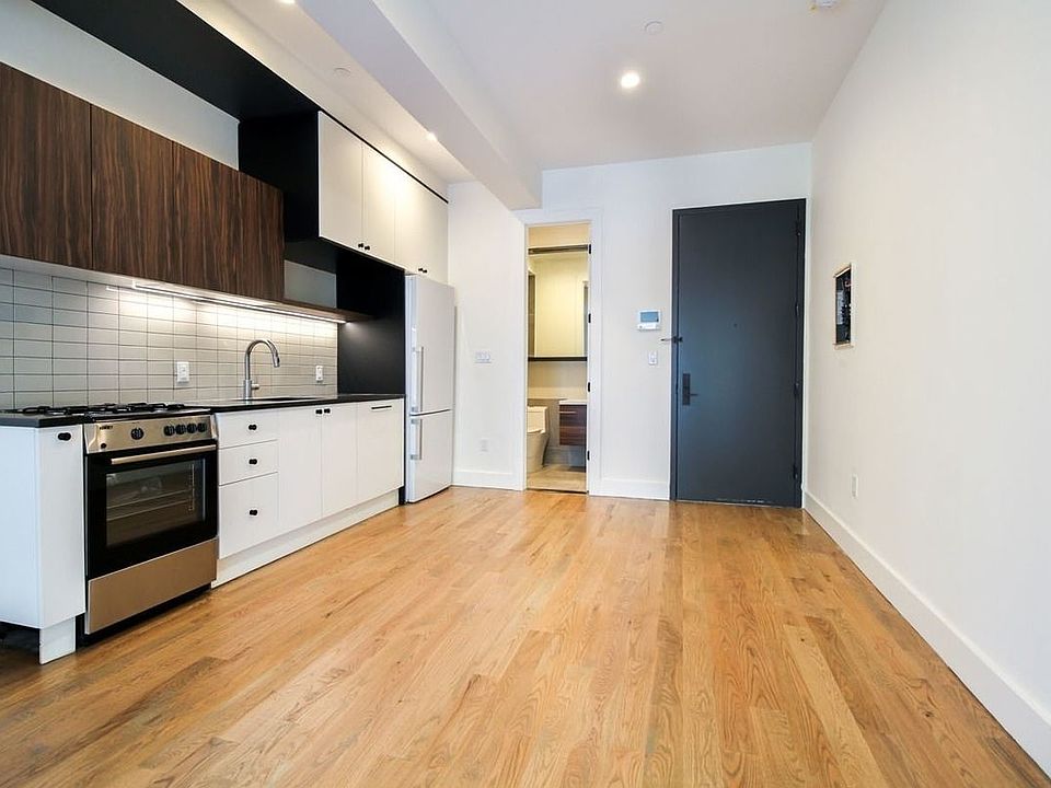 1st image of 1534 Putnam Ave #4B