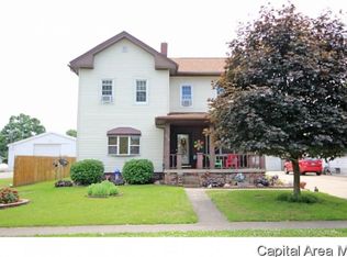 530 W Dean St, Virden, IL 62690