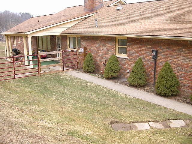 2nd image of 400 Blue Jay Dr