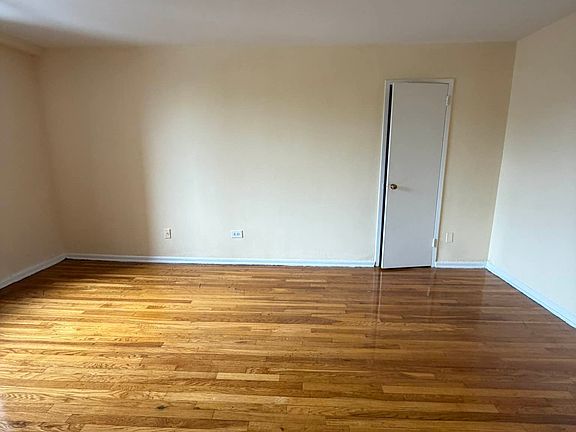 5th image of 4360 Baychester Ave APT 4E