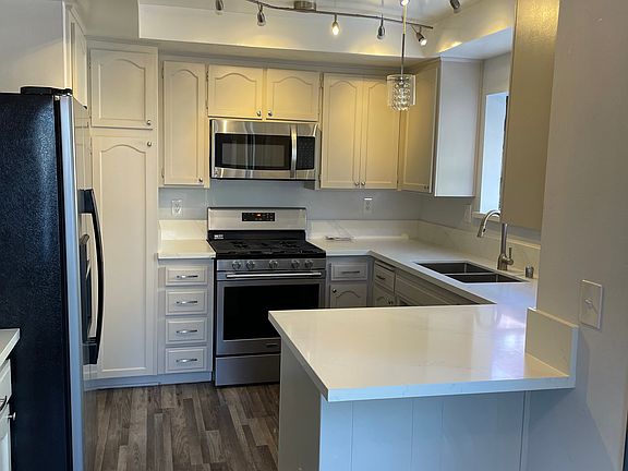 5th image of 41 S Vinedo Ave APT 7