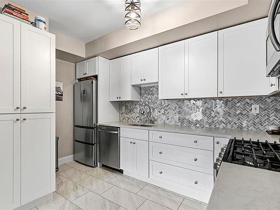 3rd image of 215 Grand St APT 1f