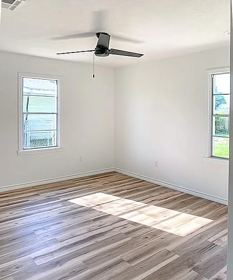 930 Shady Ln — Photo 11