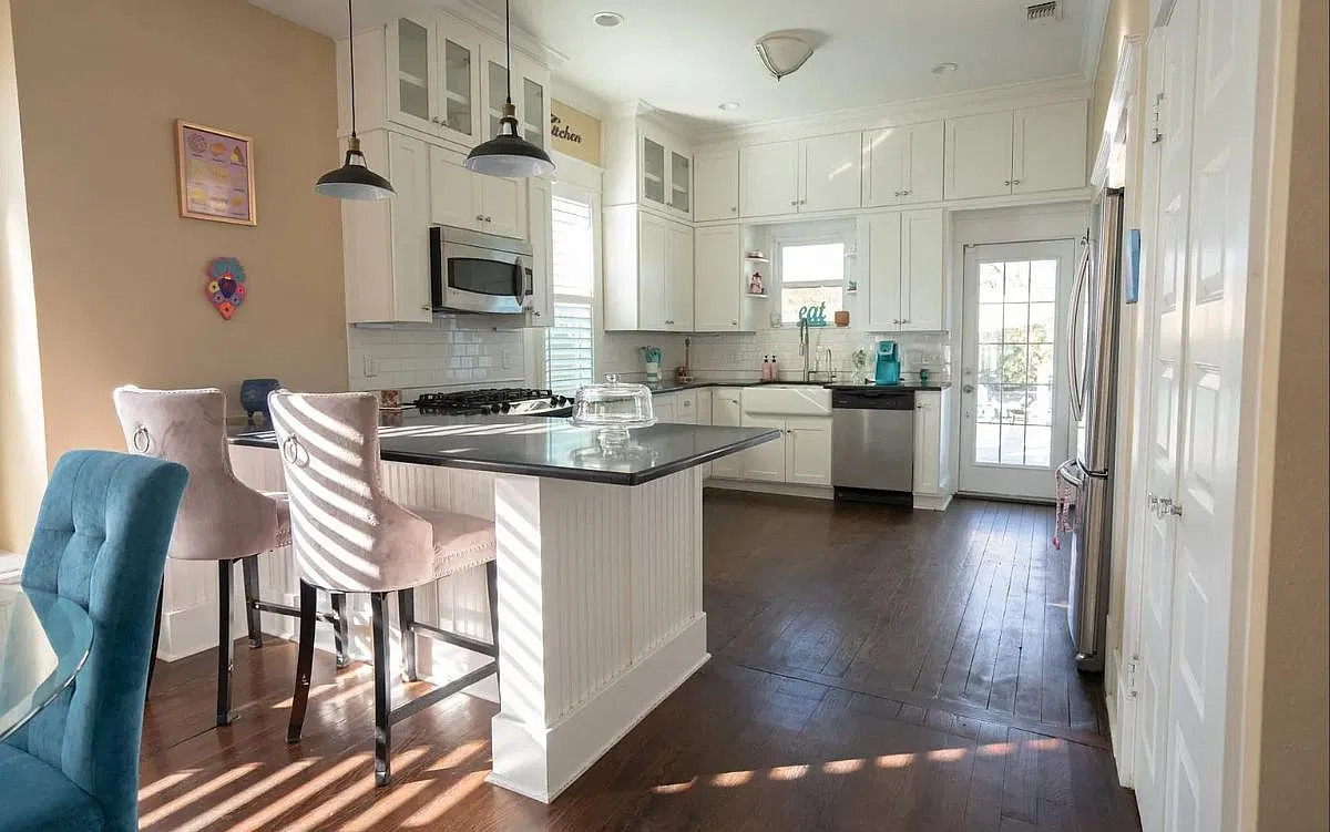 3 bed, 1333 sqft, $2,500 — Photo 2