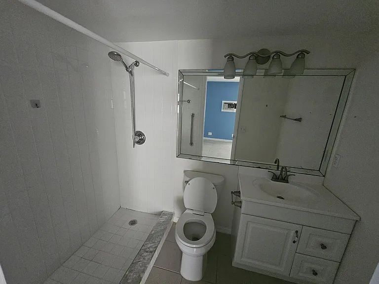 145 Sheffield St E #F — Photo 6