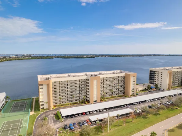 200 S Sykes Creek Pkwy APT 110, Merritt Island, FL 32952