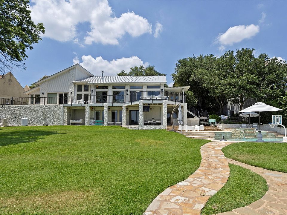 1st image of 8940 Crest Wood Dr