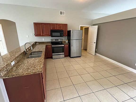 5th image of 1048 Girard Dr #99