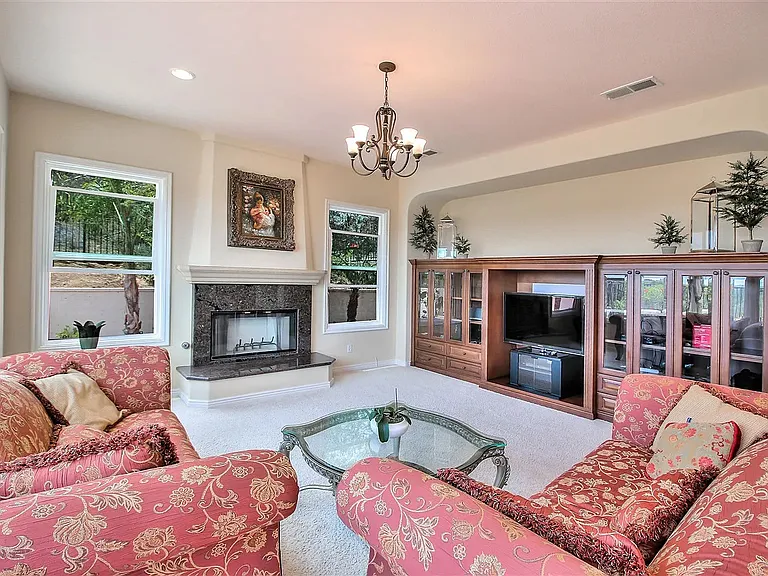 4759 Sunset Heights Ct — Photo 3
