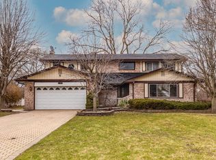 112 Carriage Way, Wilmette, IL 60091