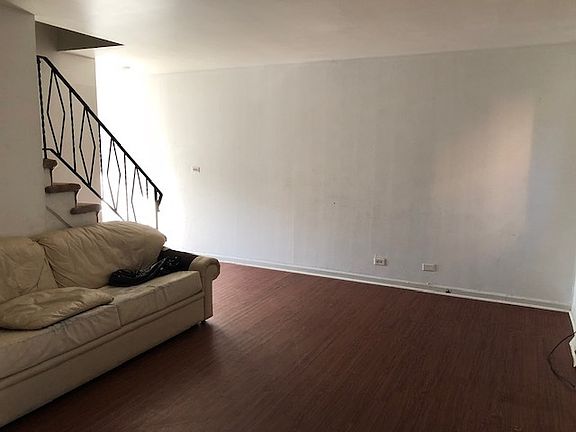 2nd image of 553 Lynn Ct Unit C