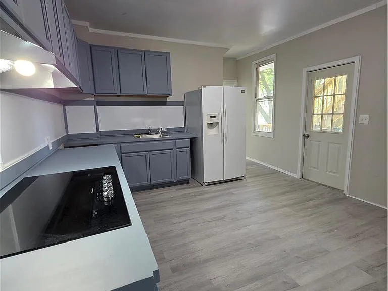 533 E Market St #1 — Photo 10