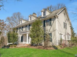 995 Dogwood Trl, Franklin Lakes, NJ 07417