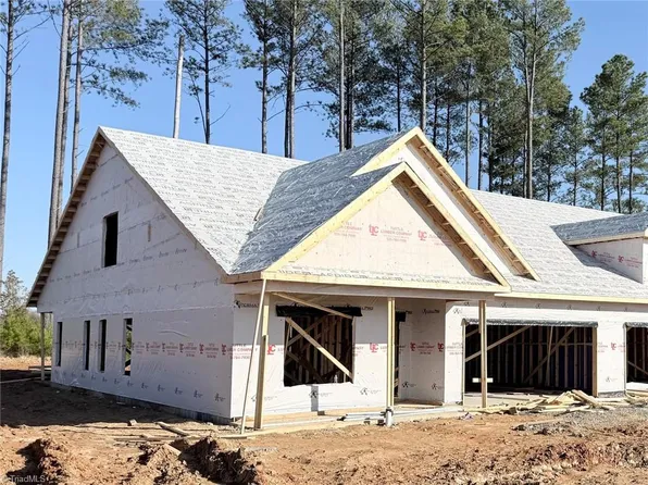 1104 Beeson Ct, Clemmons, NC 27012