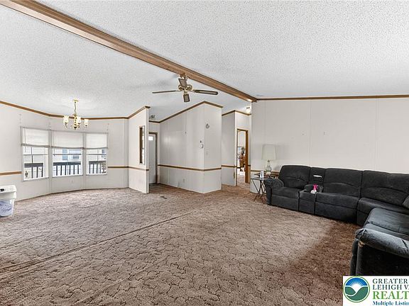 4th image of 182 Greenbriar Dr S