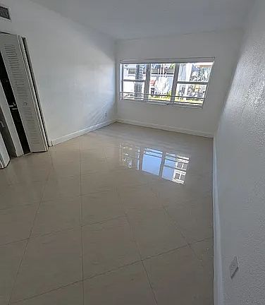 5th image of 4044 Meridian Ave #1H