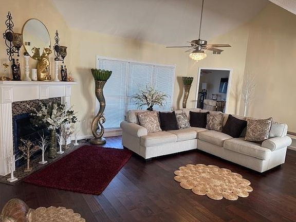 3rd image of 10216 Woodland Hills Dr