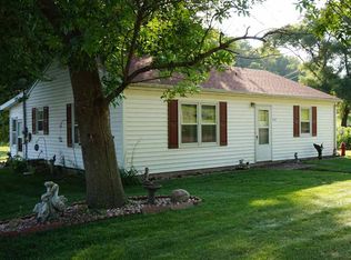 718 Broadway St, Bellevue, IA 52031