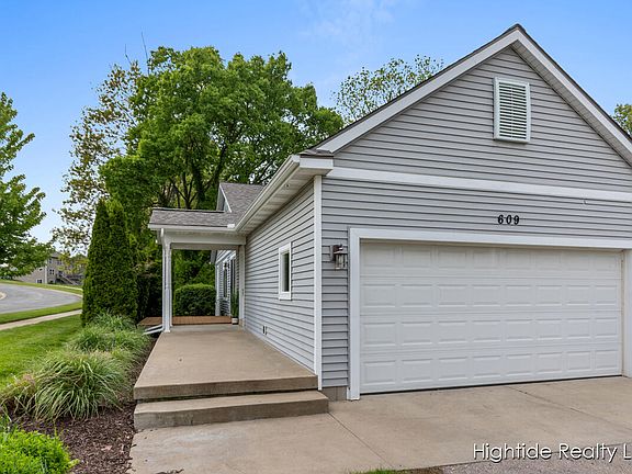 3rd image of 609 Wren Ct